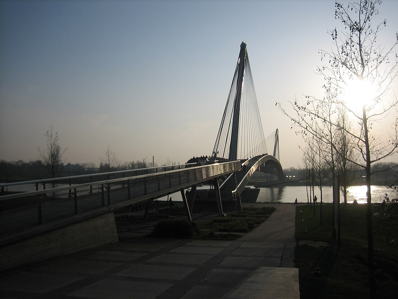 La passerelle Mimram vue depuis la rive de Kehl vers Strasbourg.